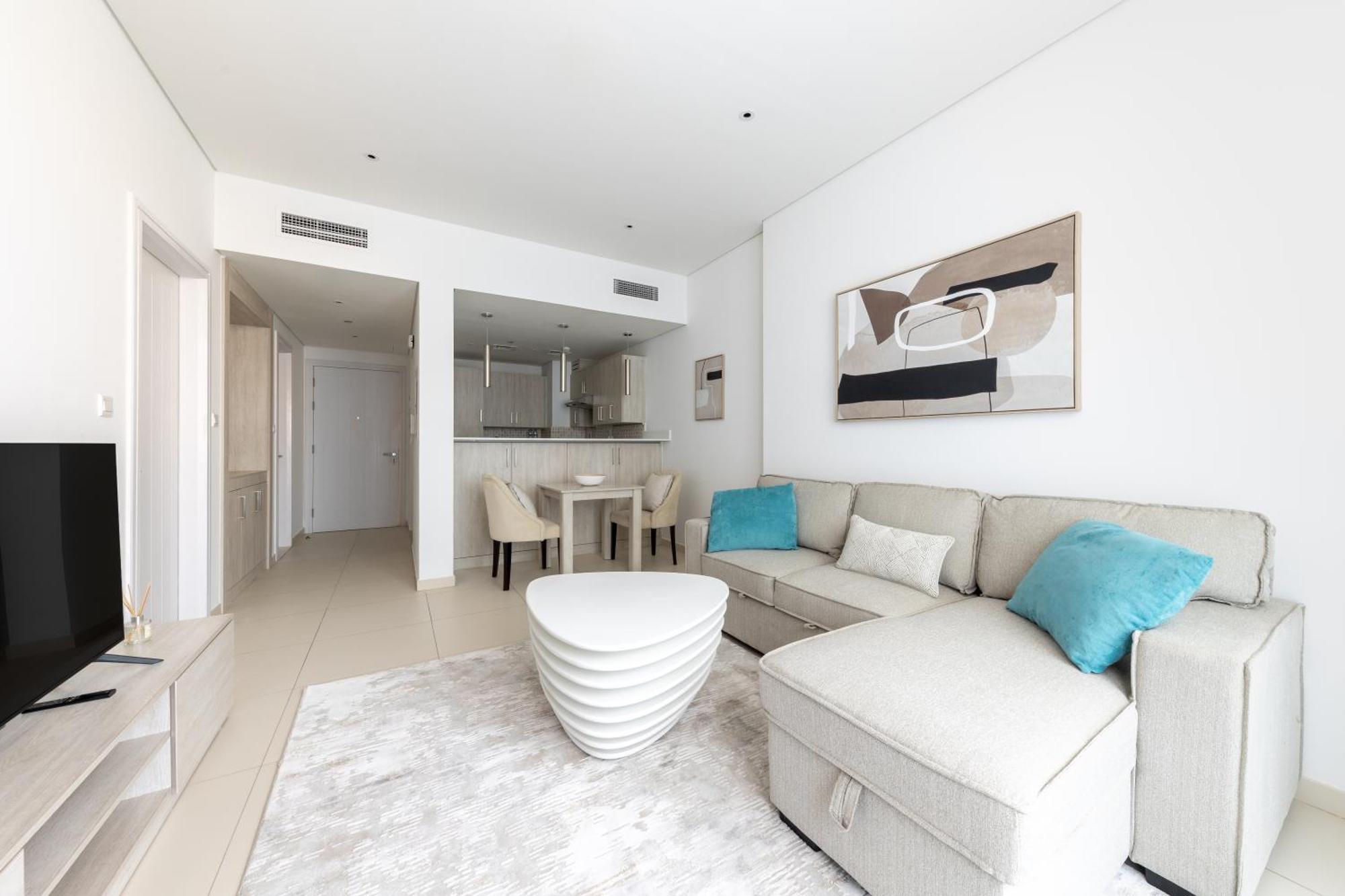 Stylish One-bedroom Oasis - Prime Palm Location Appartement